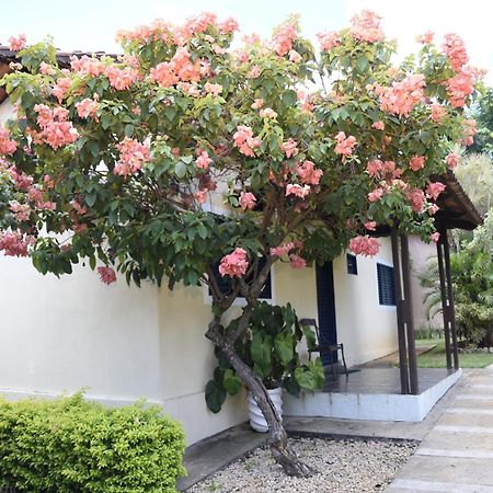 Rosa Spa E Pousada Aparecida de Goiania Exterior photo